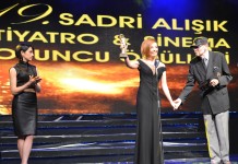 ÖZGE ÖZDER’İN SADRİ ALIŞIK TİYATRO OYUNCU ÖDÜLÜ KONUŞMASI