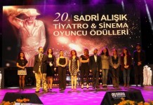 TİYATRO ÖTEKİ HAYATLAR PARİS’TE