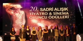 TİYATRO ÖTEKİ HAYATLAR PARİS’TE