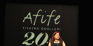 ÇİĞDEM ERKEN’E YILIN SAHNE MÜZİĞİ ÖDÜLÜ VERİLDİ.