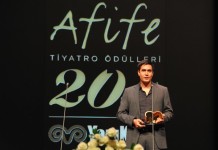 KEREM ÇETİNEL’E YILIN SAHNE TASARIMCISI ÖDÜLÜ