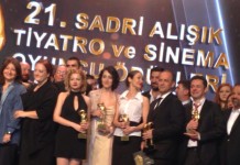 21. SADRİA ALIŞIK SİNEMA ÖDÜLLERİ YARDIMCI ROLDE YILIN EN BAŞARILI ERKEK OYUNCUSU: