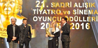 21. SADRİ ALIŞIK TİYATRO ÖDÜLLERİ-ÇOLPAN İLHAN SANATA DEĞER KATAN KADINLAR ÖZEL ÖDÜLÜ