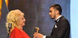 21. SADRİ ALIŞIK TİYATRO OYUNCU ÖDÜLLERİ- ÜSTÜN AKMEN ÖZEL ÖDÜLÜ Yiğit Kocabıyık