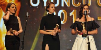 21.SADRİ ALIŞIK TİYATRO OYUNCU ÖDÜLLERİ SEÇİCİ KURUL ÖZEL ÖDÜLÜ:Hepimizin Hikayesi Aynı