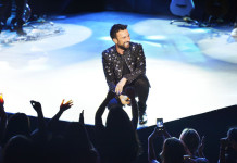 Tarkan İlk Konserini Eğitimde Fırsat Eşitliği İçin veriyor