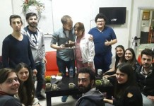 Çığırsızlar Tiyatrosu İhtiyaç Sahipleri İçin oynuyor