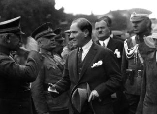 Zafer Bayramı’ında Atatürk Fotoğrafları Sergisi