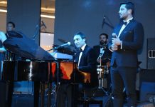 9 EYLÜL COŞKUSU BEHZAT GERÇEKER VE ENBE ORKESTRASI İLE YAŞANDI