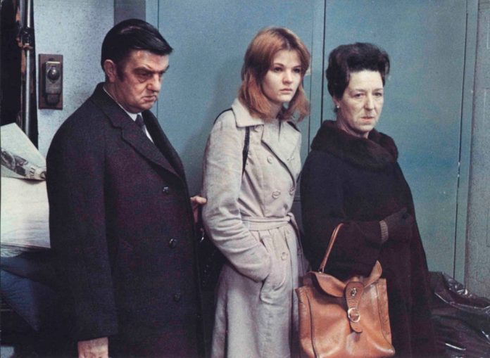 1517824981_Family_Life__7_benlik-pera-film-devlet-sinema-diren-sanat-