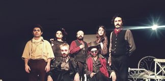 Poe Tiyatro sahnesinde