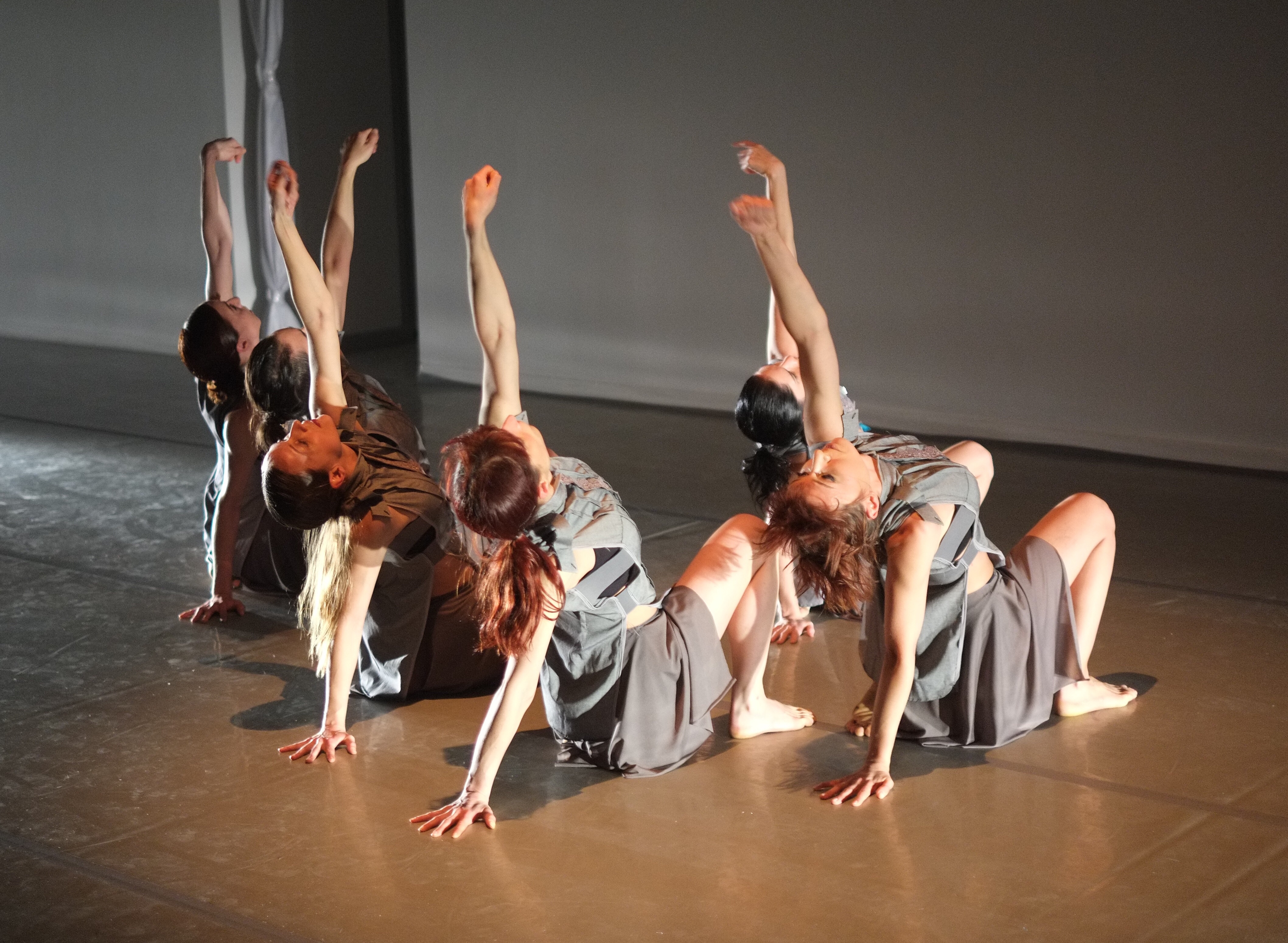 AKBANK SANAT’TAN YENİ DANS GÖSTERİSİ: MUT
