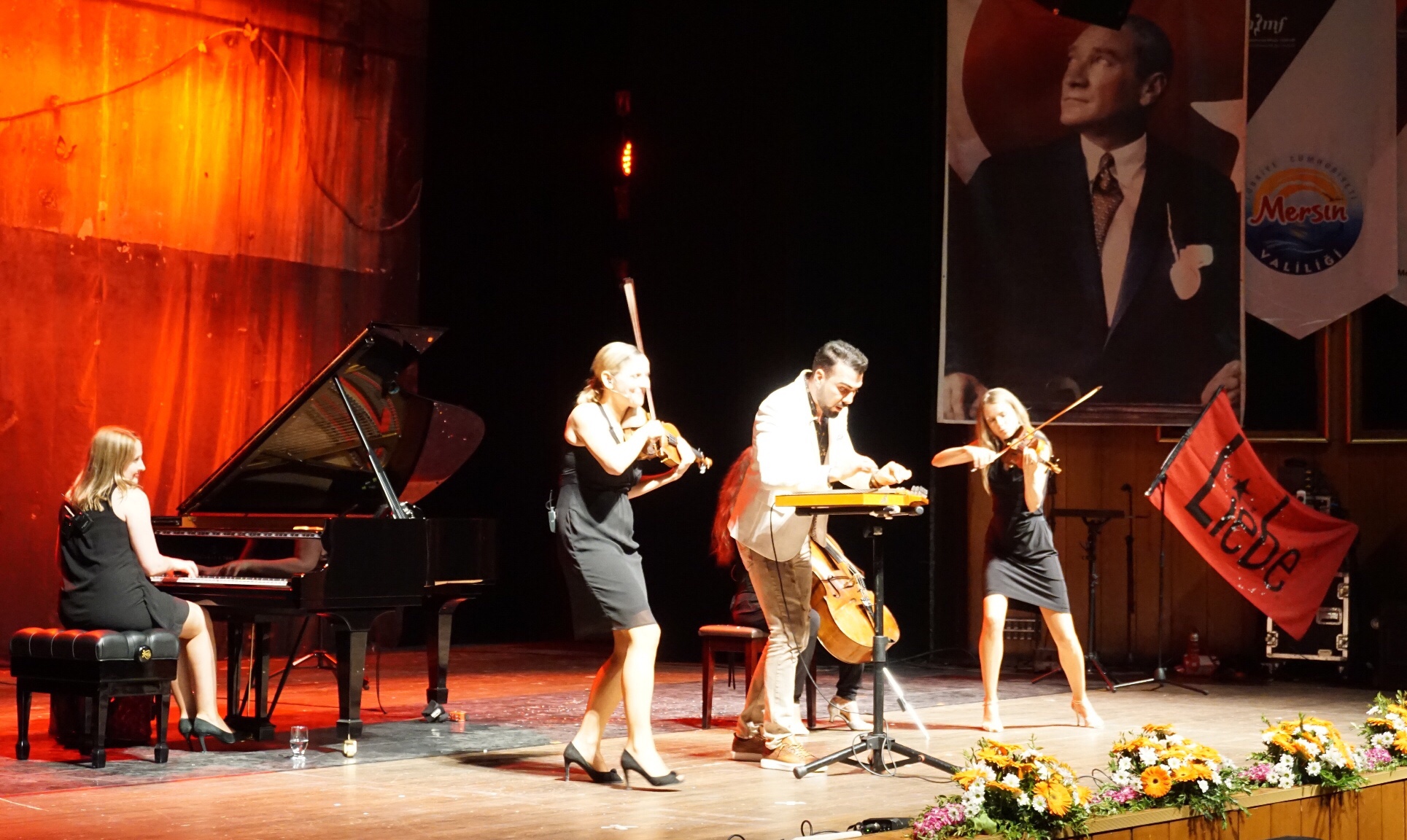 Bir Konserden Daha Fazlası; Mersin’de “Salut Salon Quartet” Rüzgarı