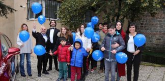 Tiyatrokare Dünya Otizim Günün’de Yeni Oyunları Süper İyi Günler’i duyurdu