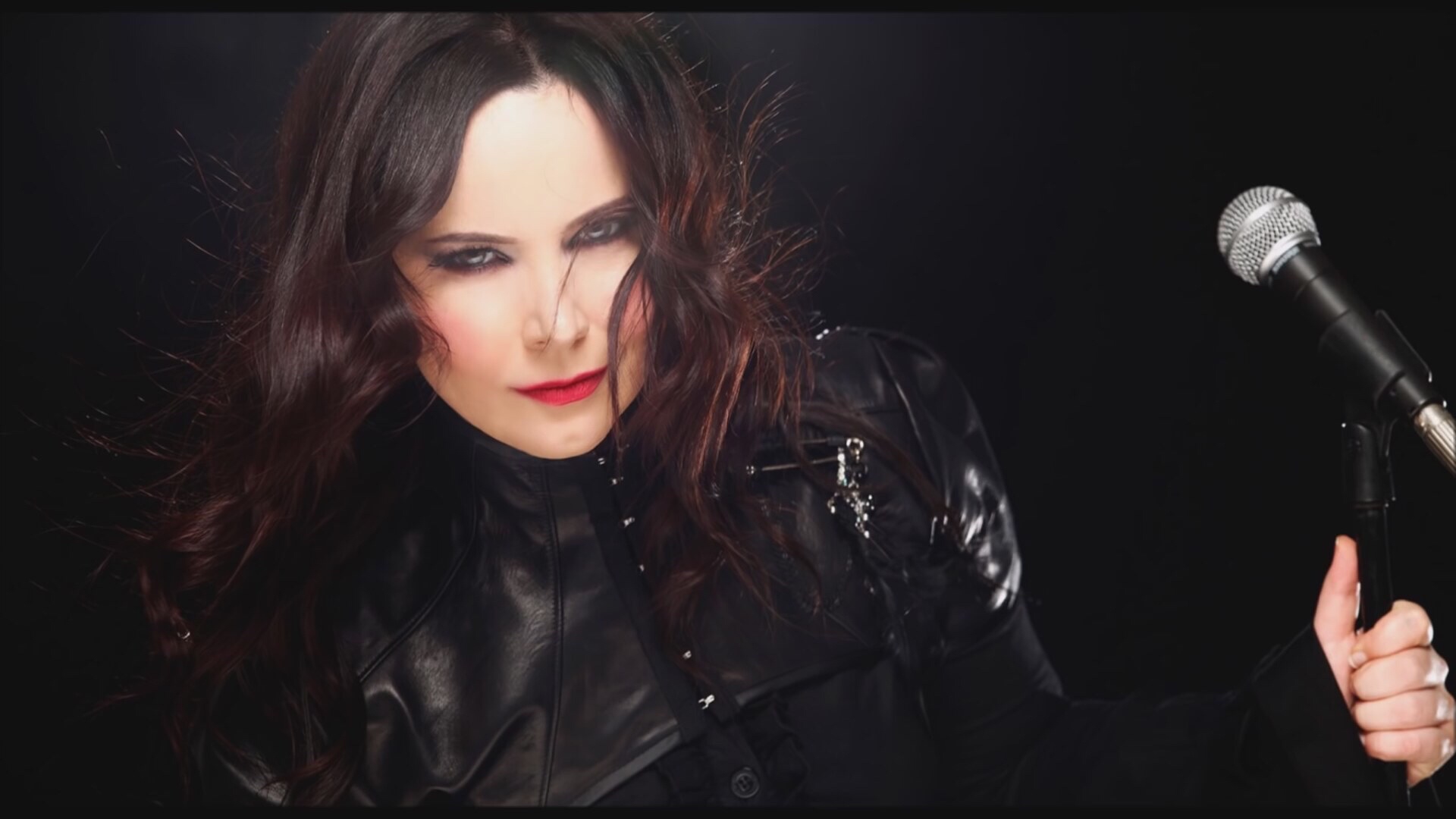 ŞEBNEM FERAH, İLK DEFA YALOVA’DA KONSER VERECEK