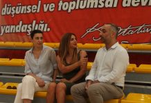 İSMAİL SAYMAZ, MÜJDEYİ DUYUNCA SUNUCUYU ÖPTÜ