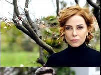 ZUHAL OLCAY MERT FIRAT İLE BİRLİKTE ŞARKILAR SÖYLEYEÇEK