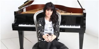 Piyanist Ayşe Deniz Emek Sahnesinde