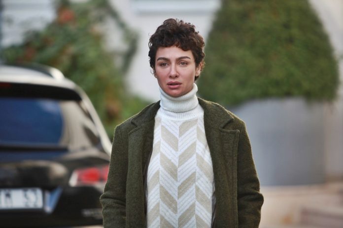 aglama-anne-birce-akalay-cansel-elçin-dirensanat