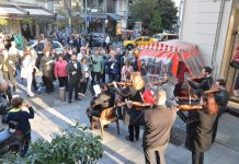 Sokakta Cumhuriyet Konseri