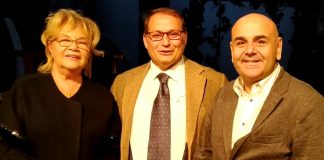 NEVRA SEREZLİ ‘AĞAÇLAR AYAKTA ÖLÜR’ OYUNU İLE TİYATRO SAHNESİNE DÖNÜŞ YAPTI