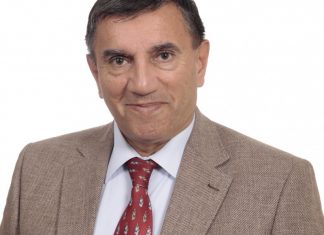 Üstün Dökmen ile Küçük Şeyler Ankara seyircisi ile buluyor